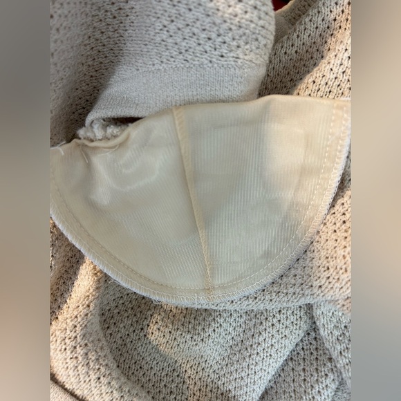 St. John Sport Cream Button Down Cardigan Sweater w/ Gold Buttons Size Large - Picture 11 of 13